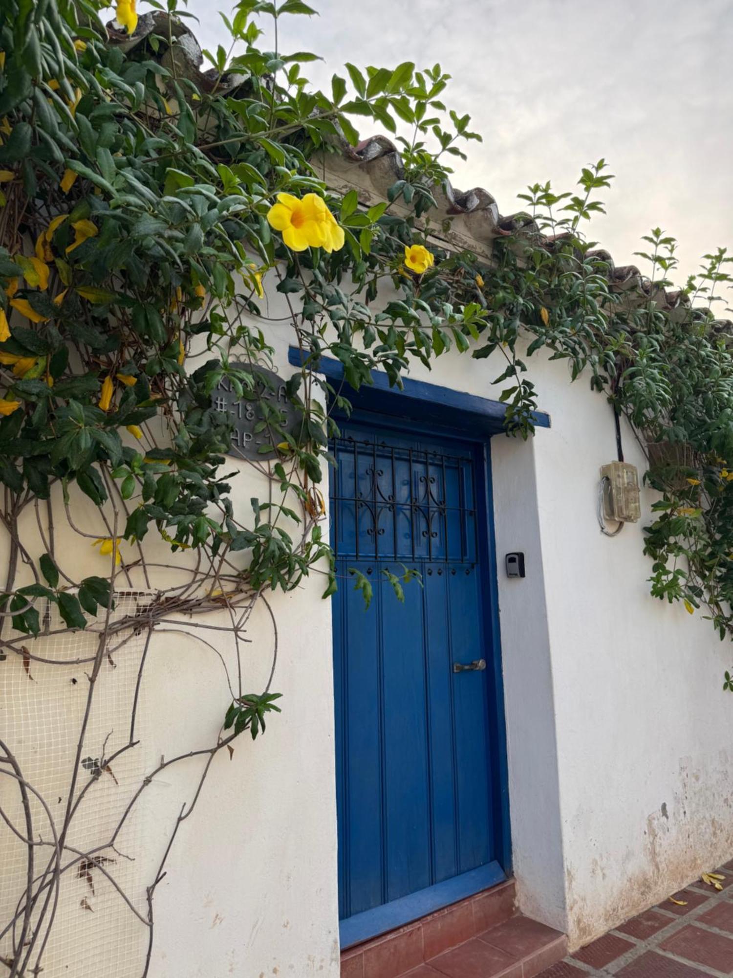 Familiar Puerta Azul *